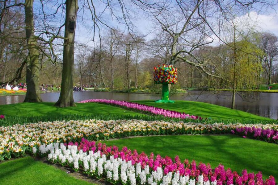 Amsterdam: Keukenhof Gardens Guided Tour Spanish and English - Who this tour suits best (and who might want a different plan)