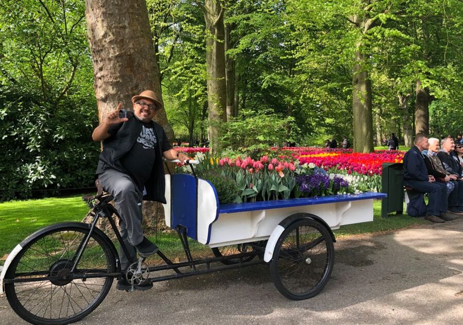 Amsterdam: Keukenhof Tulip Garden and Giethoorn Experience - A One-Day Combo: Keukenhof Tulips Plus Giethoorn Canals