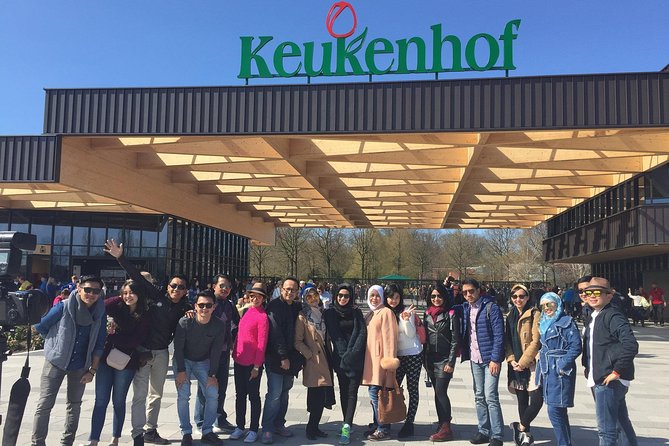 Amsterdam: Keukenhof Tulip Gardens and Giethoorn with Boat Tour - Giethoorn, the Venice of the North, With a 1-Hour Boat Tour