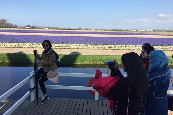 Amsterdam: Keukenhof Tulip Gardens and Giethoorn with Boat Tour - Time and Logistics: When a 9 to 10 Hour Day Feels Too Long