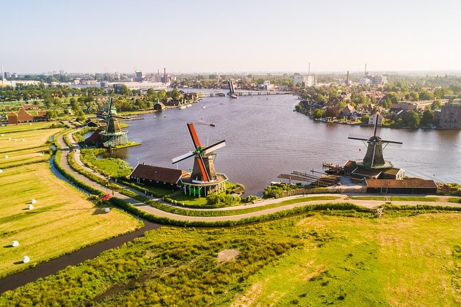 Amsterdam: Keukenhof, Zaanse Schans & Volendam Tour - The cheese factory stop: a tasting you should actually prioritize