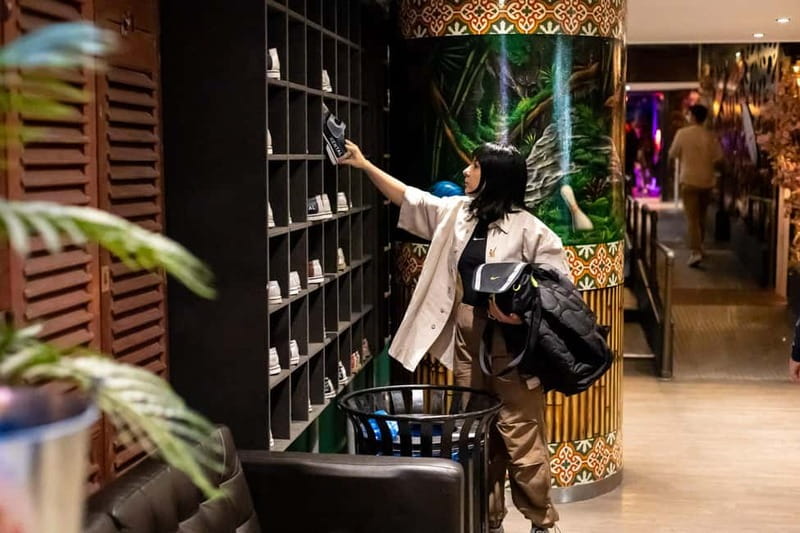 Amsterdam: LED Bowling Experience - Who This LED Bowling Works Best For