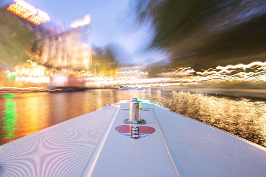 Amsterdam Light Festival Boat Cruise - Practical Tips for Dressing, Time, and Comfort