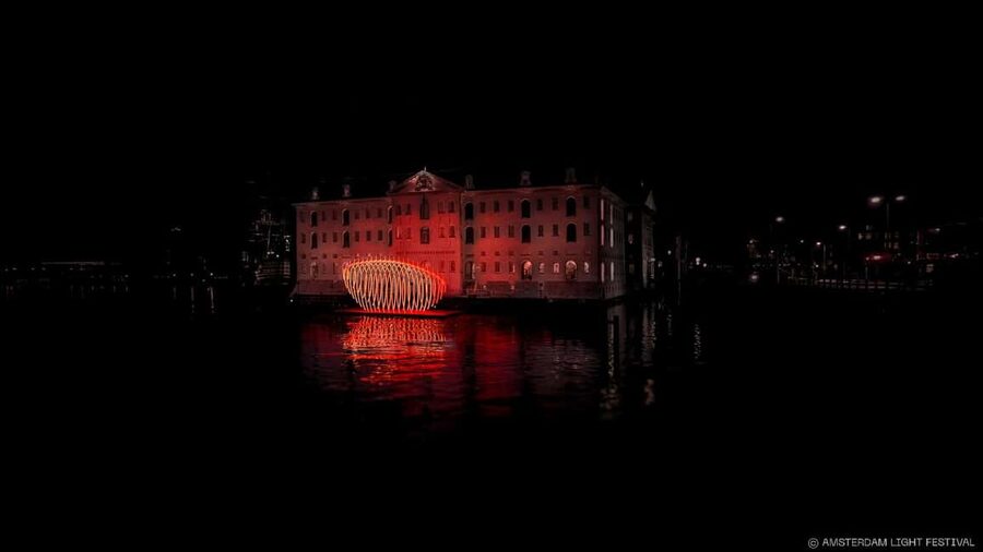Amsterdam: Light Festival Boat+Unlimit.Drinks & Snack Option - Staying warm without giving up the views