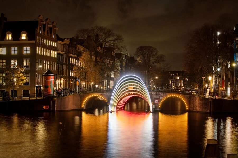 Amsterdam: Light Festival Canal Cruise w/Snack and Hot Drink - First steps at Amsterdam Central Station: meeting point and timing that help