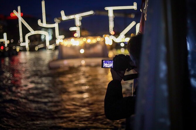 Amsterdam: Light Festival Cruise with Unlimited Drinks Option - Listening to the Guide: Make It a Two-Way Job