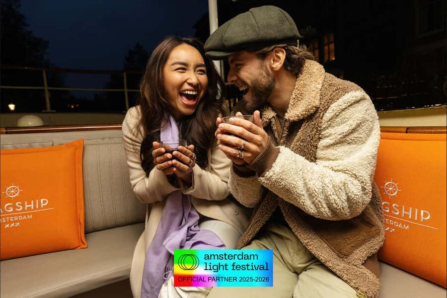 Amsterdam: Light Festival Heated Cruise + Unl Drinks & Snack - Drinks and snacks: what the unlimited option actually gives you