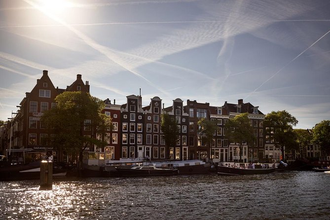 Amsterdam Light Festival: Saloon Boat Cruise + Hot Drinks & Bite - Hot drinks and bite options: mulled wine, hot chocolate, and stroopwafel expectations
