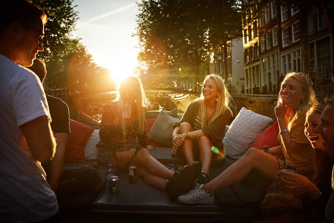 Amsterdam Light Festival: Saloon Boat Cruise + Hot Drinks & Bite - Photography on plastic windows: how to get shots that feel like the lights