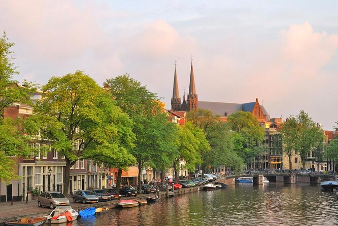 Amsterdam Luxury Canal Cruise + Unlimited Drinks & Bites option - Quick hits before you board