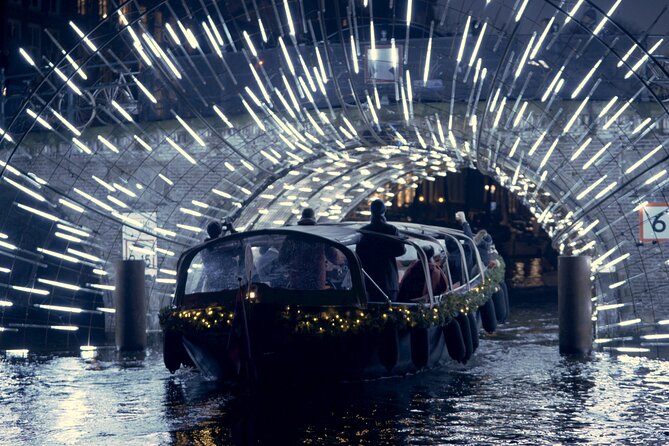 Amsterdam: Luxury Light Festival Cruise Unlimited Drinks Included - What you actually see: the 1-stop Amsterdam Light Festival run