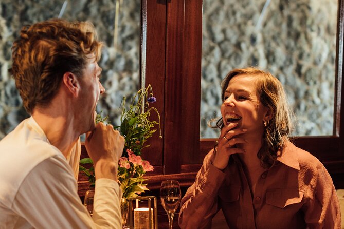 Amsterdam: Luxury Saloon Boat Cruise with Cocktails & Waffle - Cocktails, the waffles question, and managing drink expectations