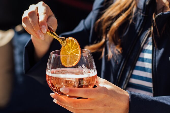 Amsterdam: Luxury Saloon Boat Cruise with Cocktails & Waffle - Weather, cancellations, and making a smart plan