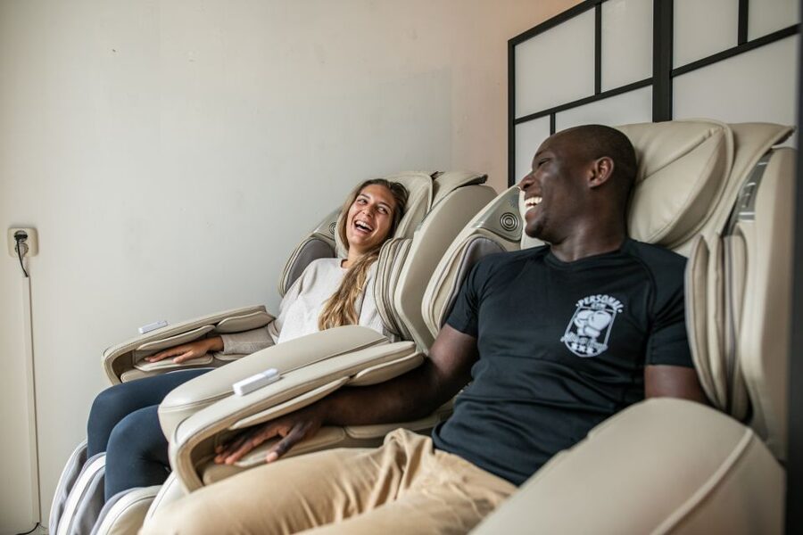Amsterdam: Massage Session - Check-in, lockers, and choosing your massage program