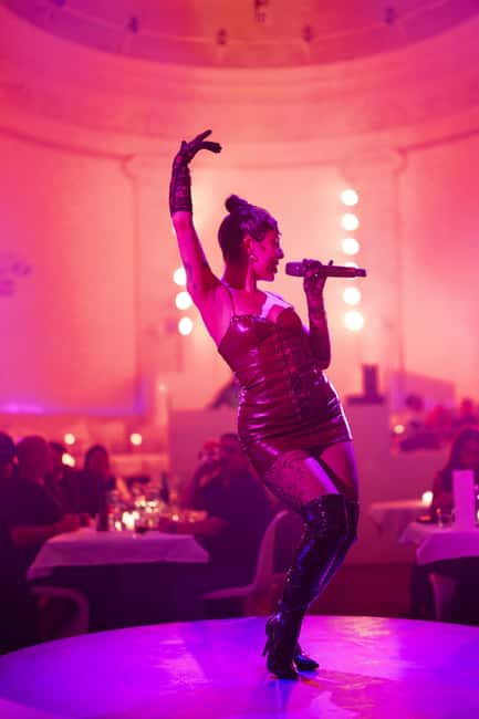 Amsterdam: Midnight Masquerade Dinner Show - Your 3-hour schedule: dinner, live acts, then club entry