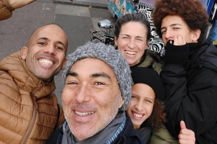 Amsterdam: Must-See Attractions Guided Walking Tour - Entering the city: how the 3 hours actually feels