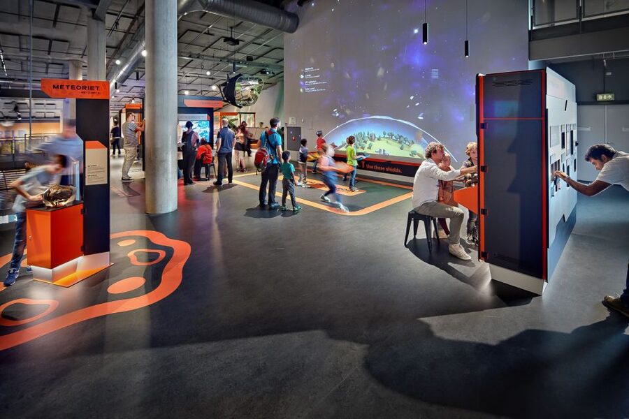 Amsterdam: NEMO Science Museum Ticket - Workshops, Videos, Experiments, and Demonstrations: How the Day Stays Moving