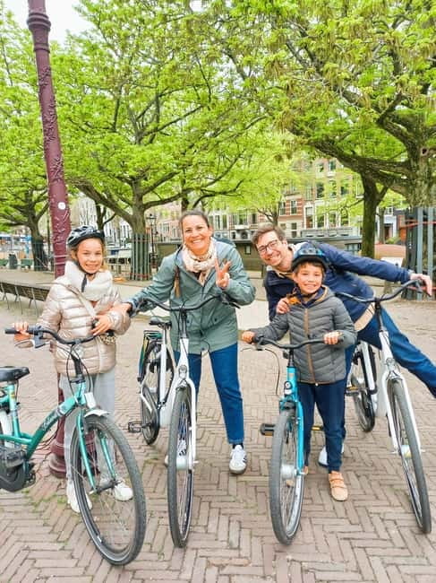 Amsterdam: Off the Beaten Path Bike Tour in French - The Holocaust Names Monument stop: why the Anne Frank area hits harder by bike