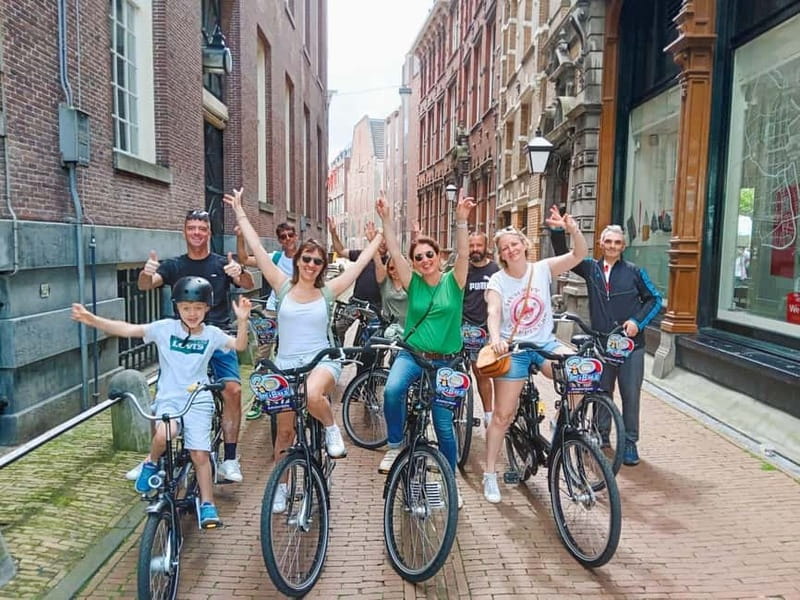 Amsterdam: Off the Beaten Path Bike Tour in French - Jordaan streets for 20 minutes: the Amsterdam you picture in your head