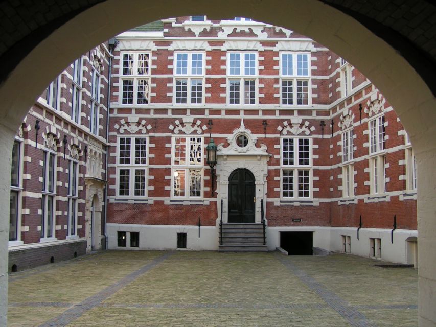 Amsterdam Old City Private Walking Tour - Begijnhof women’s homes: a calmer stop with a different angle