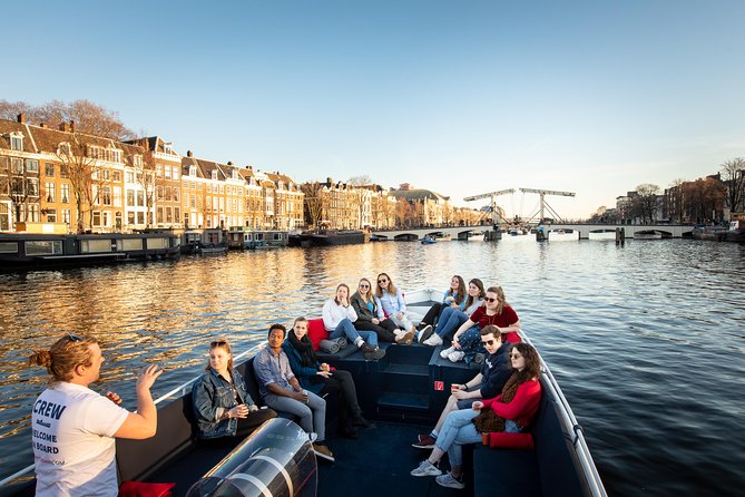 Amsterdam Open Boat Cruise with Live Guide and Two Drinks - Why This 1-Hour Amsterdam Canal Cruise Works So Well