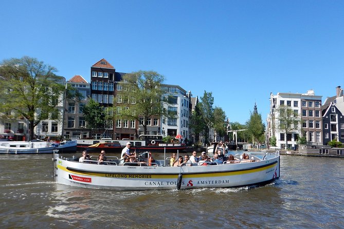 Amsterdam Open Boat Tour with Local Guide - Comfort on the Water: Smart Casual, Cold Wind, and Toilet Planning