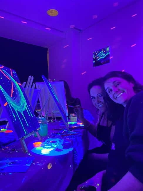 Amsterdam: Paint and Sip in the Dark at Rembrandt van Wine - What you get included, and why it’s worth paying for
