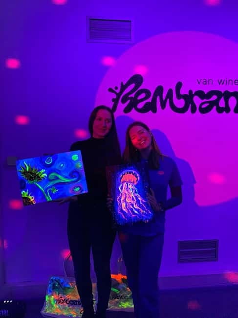 Amsterdam: Paint and Sip in the Dark at Rembrandt van Wine - Instruction style: for beginners, with one caveat to consider