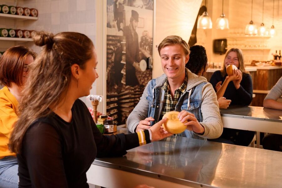 Amsterdam: Premium Henri Willig Cheese Tasting Experience - Drinks Pairing: Wine, Beer, and Port in the Same Session