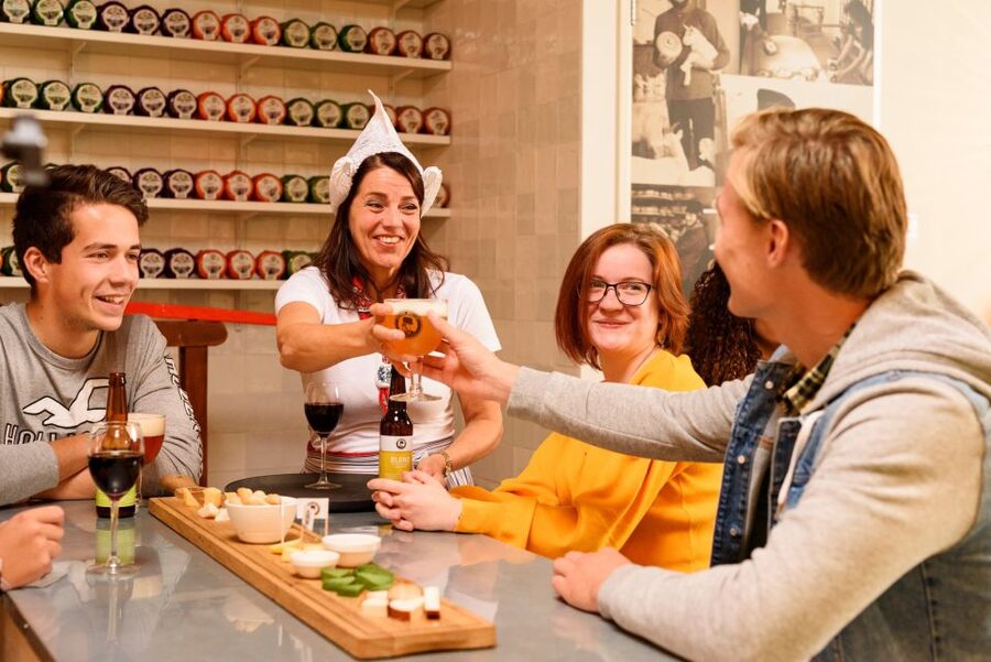 Amsterdam: Premium Henri Willig Cheese Tasting Experience - The 10% Store Discount: When the Tasting Turns Into Souvenirs