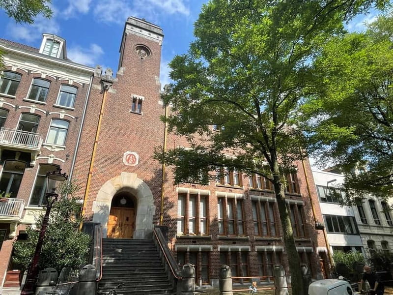 Amsterdam: Private Anne Frank and Jewish History Tour - Artis Zoo Passing Stop, Plantage Break, and Dam Square Orientation