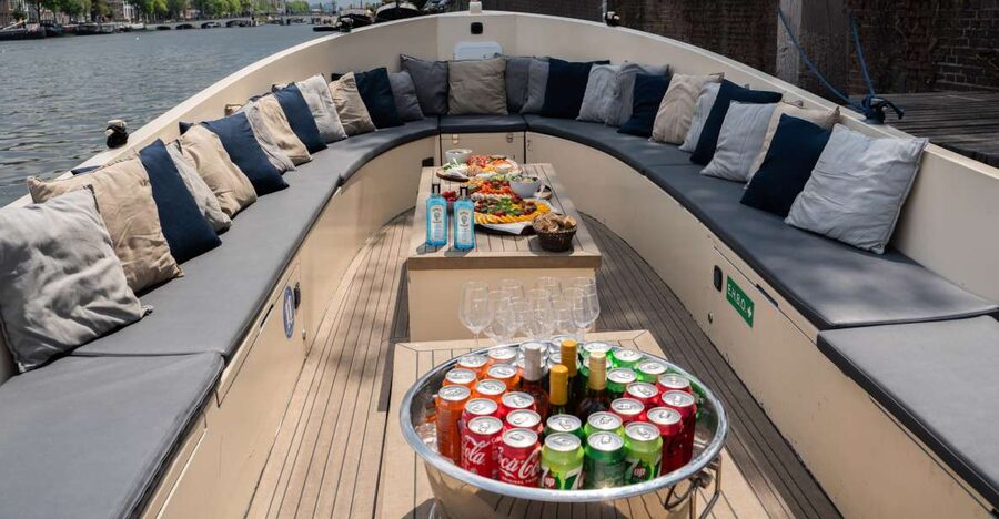 Amsterdam: Private Canal Booze Cruise with Unlimited Drinks - Price and value: is $265 per person worth it?