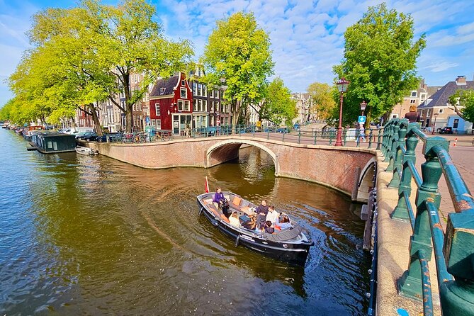 Amsterdam Private Canal Cruise – 90 Minutes through the Old City - Who should book this private canal cruise