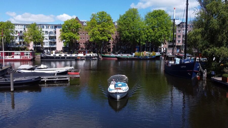 Amsterdam: Private Canal Tour - Finding the boat at the blue-roof dock, no sign, simple rules