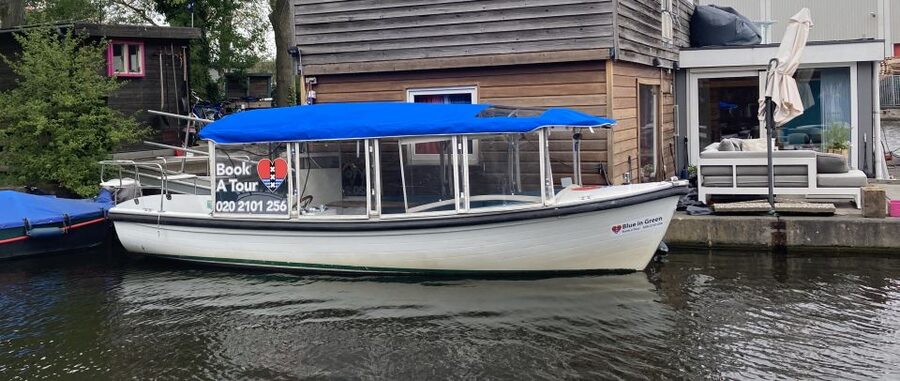 Amsterdam: Private Canal Tour - Cruising beyond the main canals, river and port impressions
