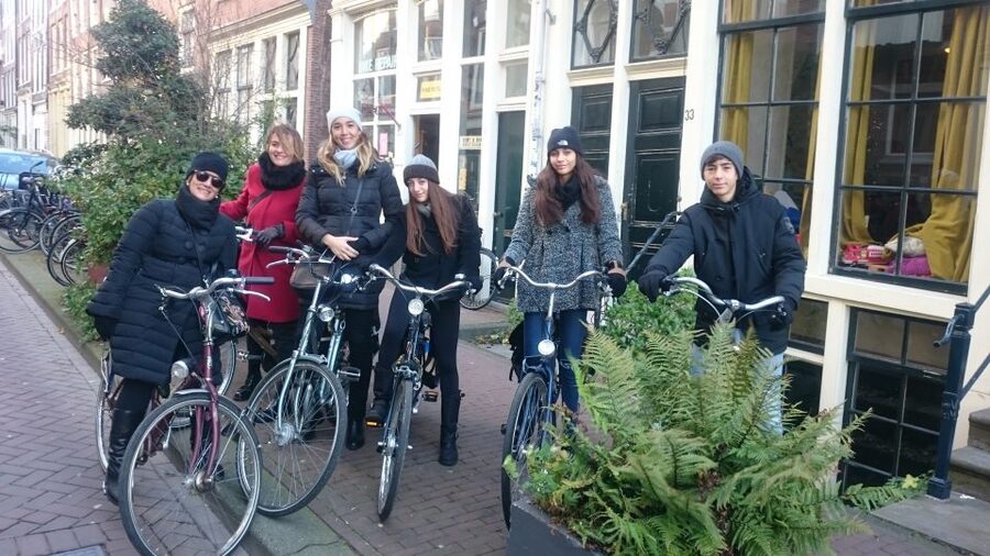 Amsterdam: Private City Bike Tour in italian - Where You Meet at Rent a Bike in Dam Square