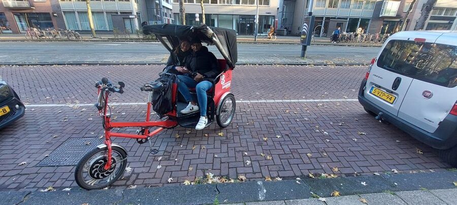 Amsterdam: Private City Highlights Tour by Rickshaw - Hotel pickup to Dam Square, starting in Amsterdam-Centrum