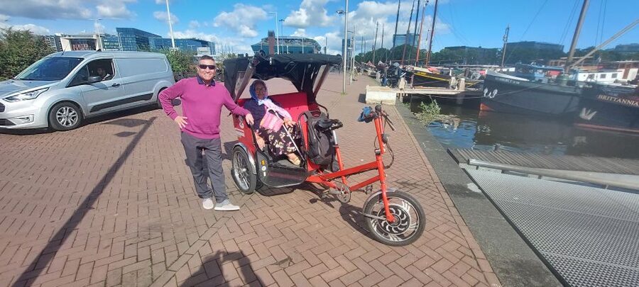 Amsterdam: Private City Highlights Tour by Rickshaw - Price and group size, what you truly get for $118