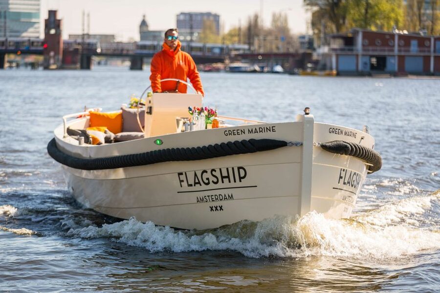 Amsterdam: Private Cruise with Drinks & Optional Snacks - Unlimited beer, wine, and soft drinks: the real onboard perk