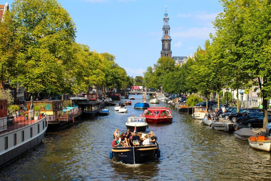 Amsterdam: Private Hidden Gems Discovery Tour - The 2-hour flow through Old Town, Red Light District, and Jordaan