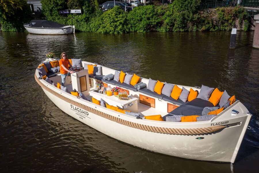 Amsterdam: Private Prosecco Canal Cruise Tour - Merchant houses and canal belt architecture you can spot instantly