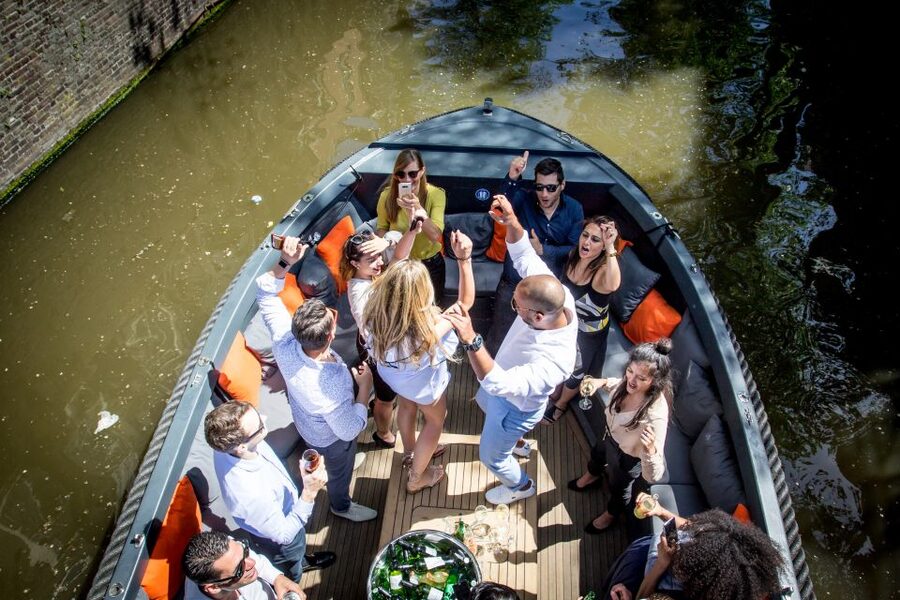 Amsterdam: Private Prosecco Canal Cruise Tour - Why a private Prosecco cruise fits Amsterdam so well