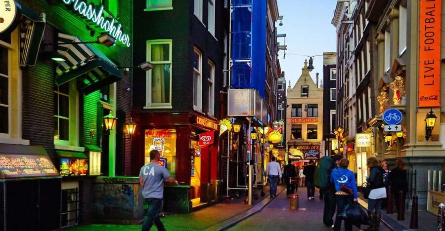Amsterdam: Private Red Light District and Food Tour - Red Light District Street Scenes, Coffee Shop Culture, and Legal Context