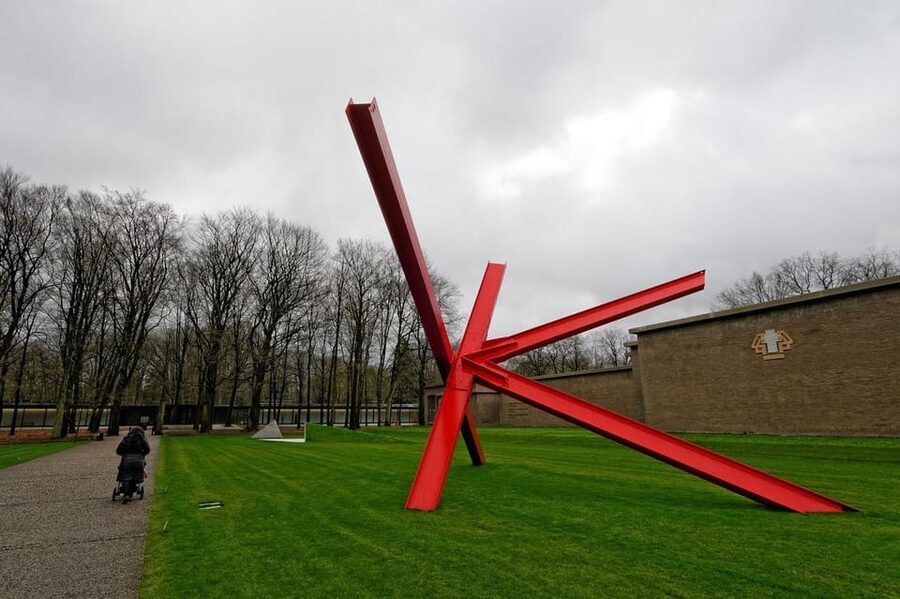 Amsterdam: Private tour to Kröller-Müller Museum - Rain or shine planning: how to not lose momentum