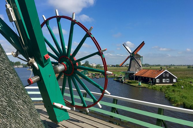 Amsterdam private tour to windmills, cheese farm and villages - Simonehoeve cheese farm: tastings and wooden shoes, without the tourist maze