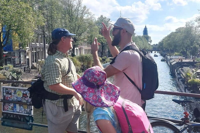 Amsterdam: Private Tour with Local Guide (French or English) - The walk from Centraal into the old streets: what each stop gives you