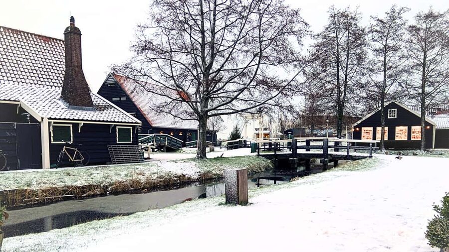 Amsterdam : Private Tour Zaanse Schans - Clog Workshop Time: Try the Shoes, Learn the Craft