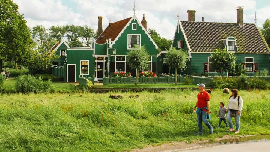 Amsterdam : Private Tour Zaanse Schans - Price and Value: Is $84 Per Person a Good Deal?