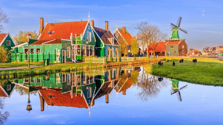Amsterdam : Private Tour Zaanse Schans - The 4-Hour Rhythm: Hotel Pickup to Windmill Time