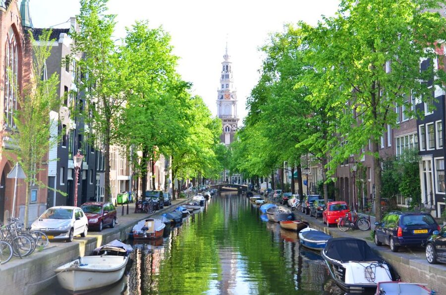 Amsterdam Red Light District and Old Town Walking Tour - Who should book this tour, and who should think twice